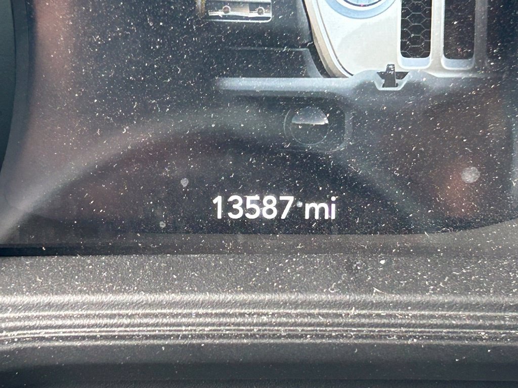 Certified 2025 Jeep Gladiator Sport AWD/4WD image 4