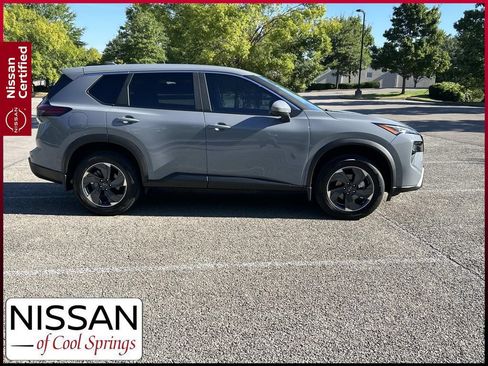 Certified 2026 Nissan Rogue SV FWD image 8