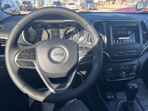 Used 2020 Jeep Cherokee Latitude Plus image 34