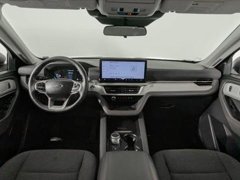 Used 2025 Ford Explorer Active RWD image 28
