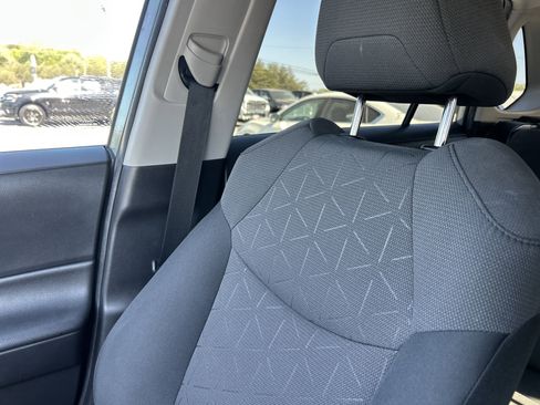 Used 2020 Toyota RAV4 XLE image 29