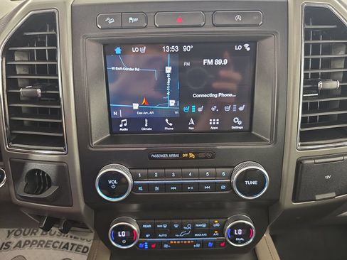 Used 2019 Ford Expedition Max XLT w/ Equipment Group 202A AWD/4WD image 28