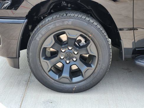 New 2026 RAM 1500 Express AWD/4WD image 11