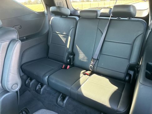 Used 2024 Chevrolet Traverse LT image 23