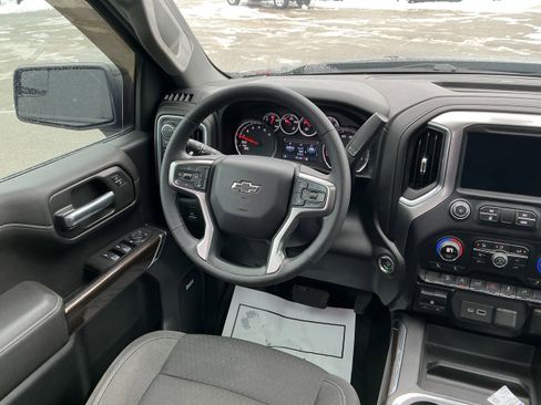 Used 2021 Chevrolet Silverado 1500 LT Trail Boss w/ Convenience Package II image 6