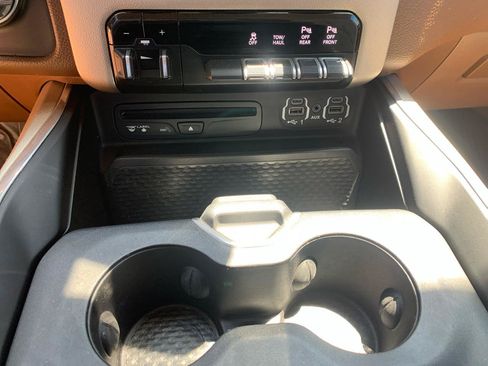 Used 2019 RAM 1500 Laramie AWD/4WD image 37