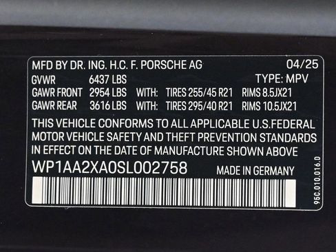 Certified 2025 Porsche Macan 4 Electric image 28