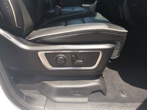 Used 2025 RAM 1500 Laramie AWD/4WD image 35