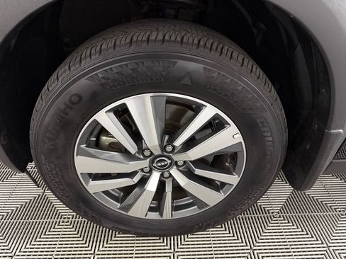 Used 2025 Nissan Pathfinder SL FWD image 12