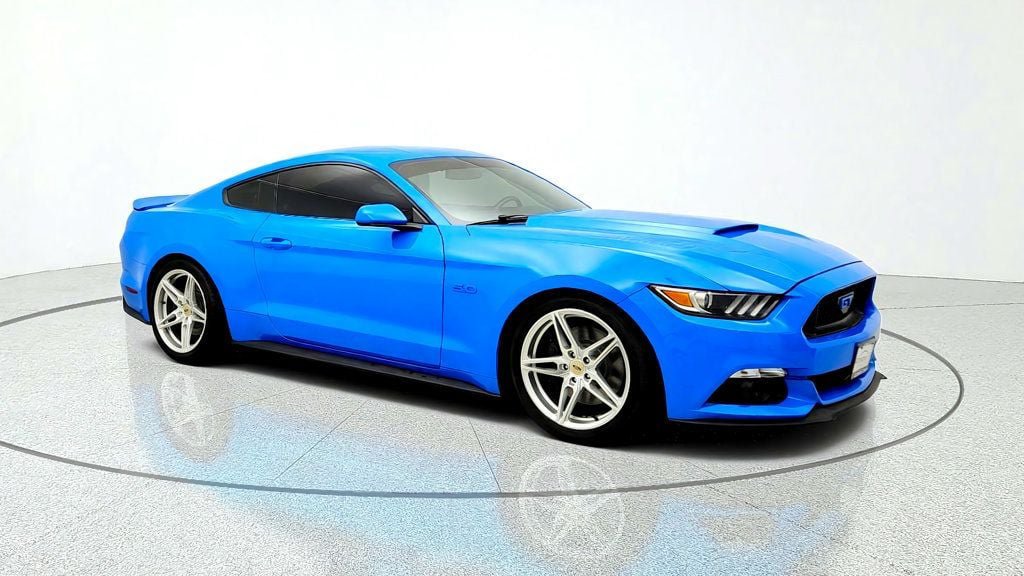 Used 2017 Ford Mustang GT w/ Black Accent Package RWD image 3