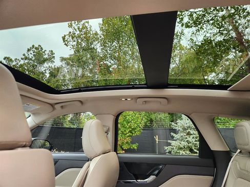 Used 2022 Lincoln Corsair AWD w/ Premium Package image 27