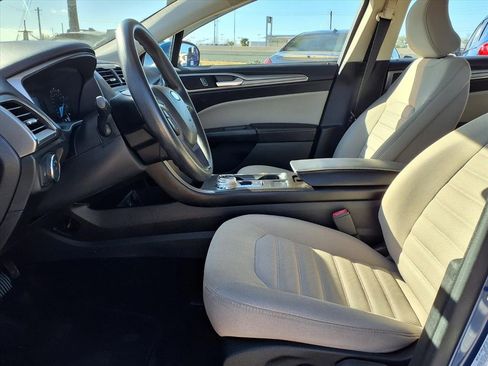 Used 2018 Ford Fusion S image 4