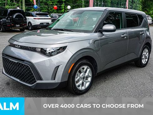 Used 2025 Kia Soul LX w/ LX Technology Package FWD image 2