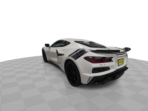 Used 2024 Chevrolet Corvette Z06 RWD image 7