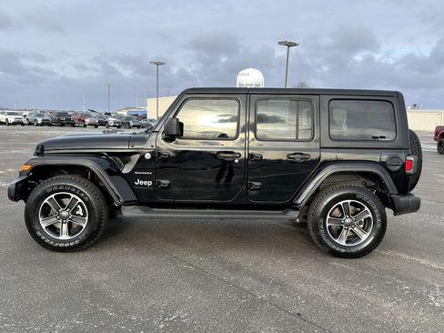 Used 2023 Jeep Wrangler Sahara image 7