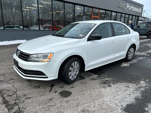 Used 2016 Volkswagen Jetta S image 8