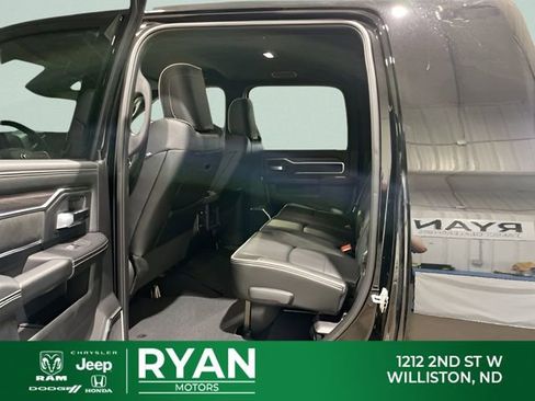New 2026 RAM 2500 Laramie AWD/4WD image 36