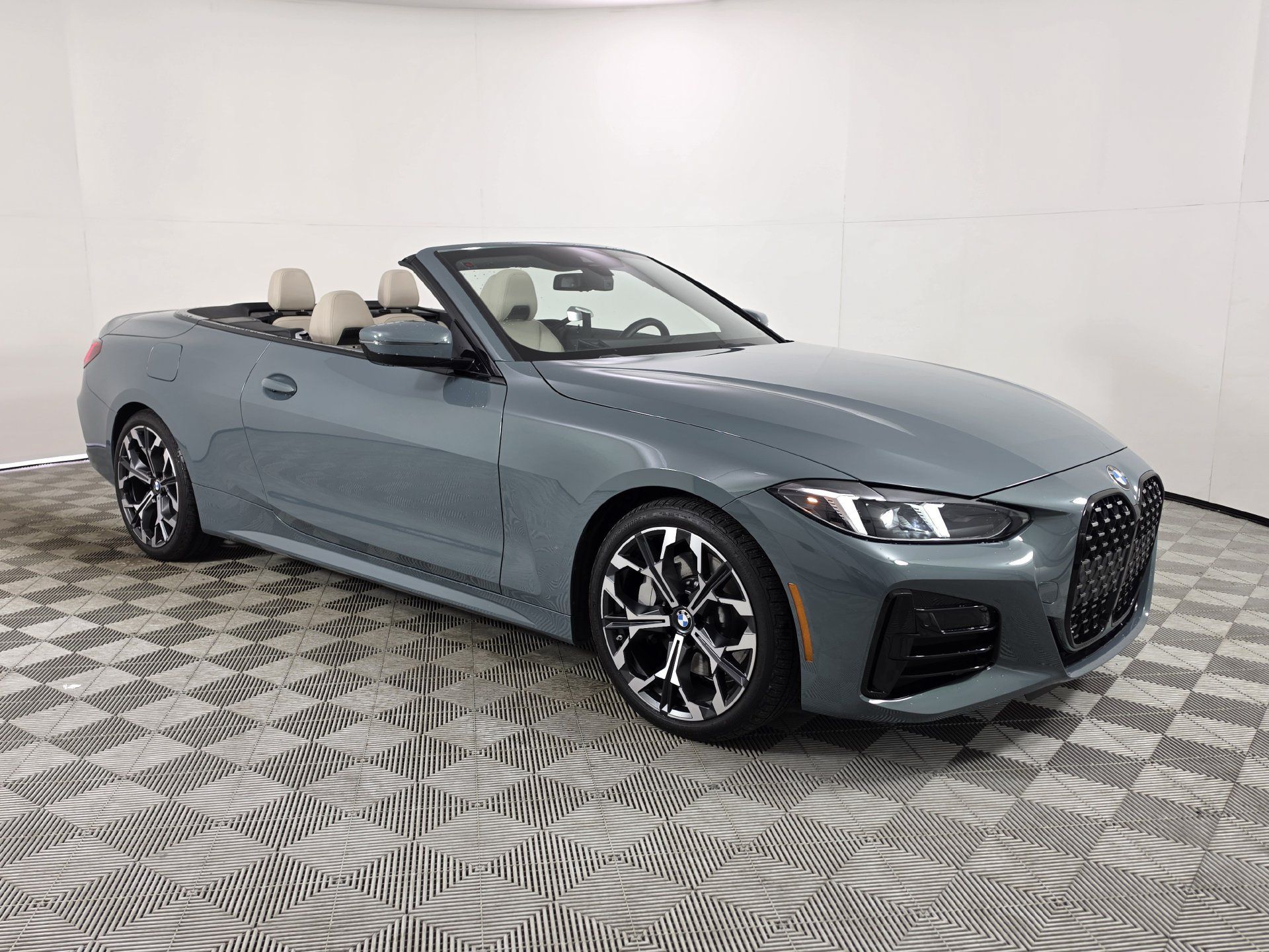 Used 2026 BMW 430i Convertible w/ M Sport Package RWD image 41