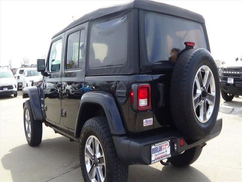 Used 2021 Jeep Wrangler Unlimited Sahara image 8
