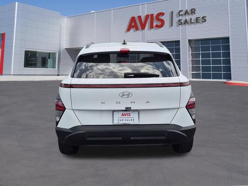 Used 2025 Hyundai Kona SEL FWD image 7