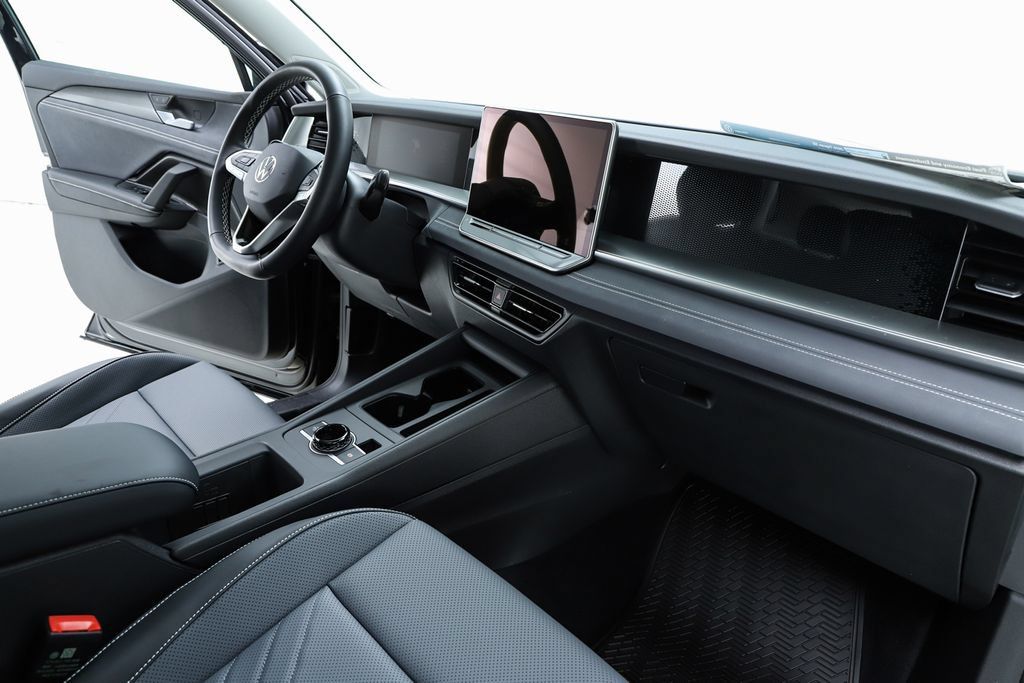 New 2026 Volkswagen Tiguan SE AWD/4WD image 33