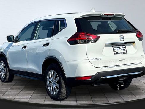Used 2017 Nissan Rogue S AWD/4WD image 4