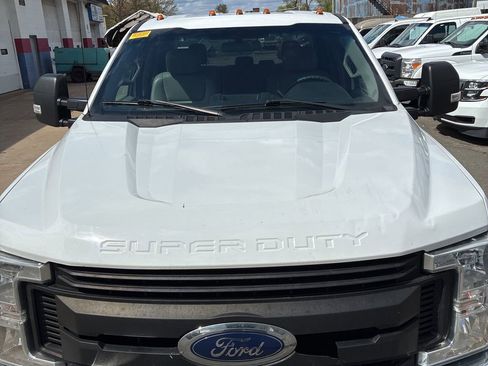 Used 2019 Ford F250 XL w/ Power Equipment Group AWD/4WD image 1