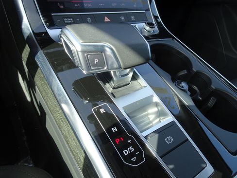 Certified 2023 Audi Q7 2.0T Premium w/ Convenience Package AWD/4WD image 12