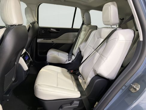 New 2026 Lincoln Aviator 2WD image 25
