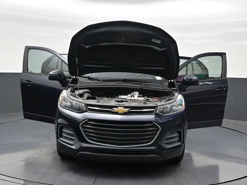 Used 2022 Chevrolet Trax LS AWD/4WD image 36