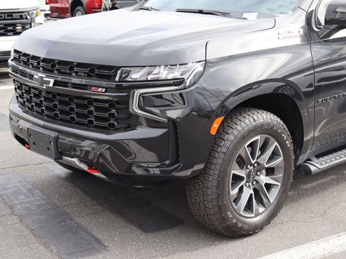 Certified 2023 Chevrolet Suburban Z71 w/ Luxury Package image 6