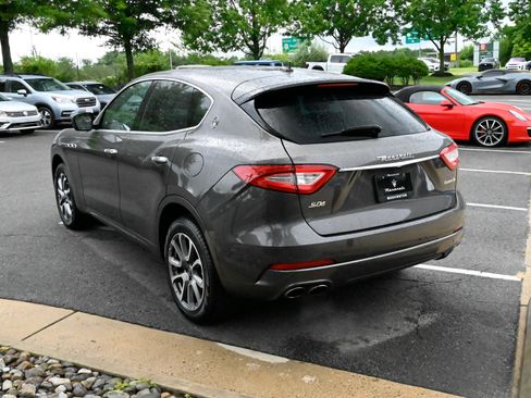 Used 2020 Maserati Levante S AWD/4WD image 7