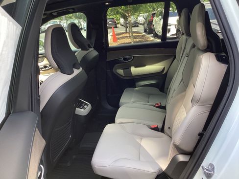 Used 2026 Volvo XC90 B5 Core w/ Protection Package Premier image 33