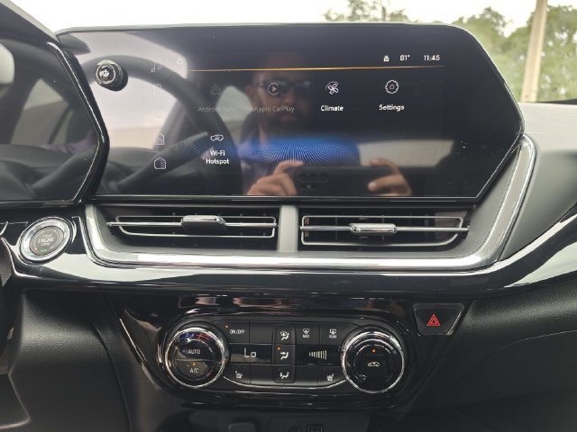 New 2026 Chevrolet Trax RS w/ Sunroof Package FWD image 24