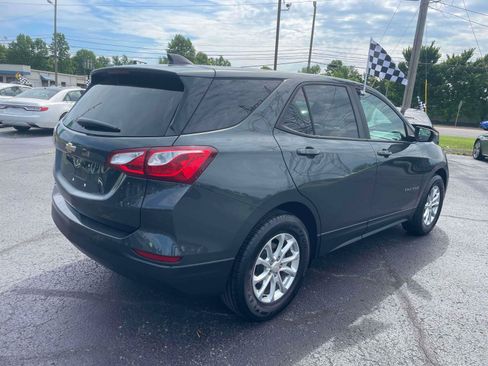 Used 2020 Chevrolet Equinox LS w/ LS Convenience Package FWD image 4