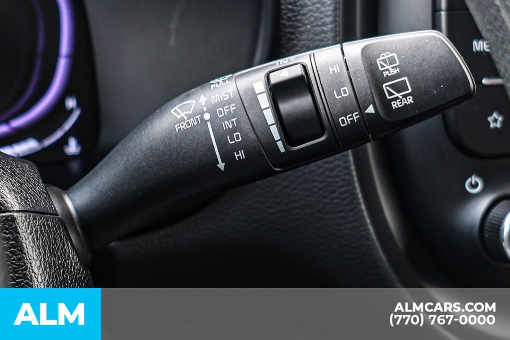 Used 2025 Kia Soul LX w/ LX Technology Package FWD image 32