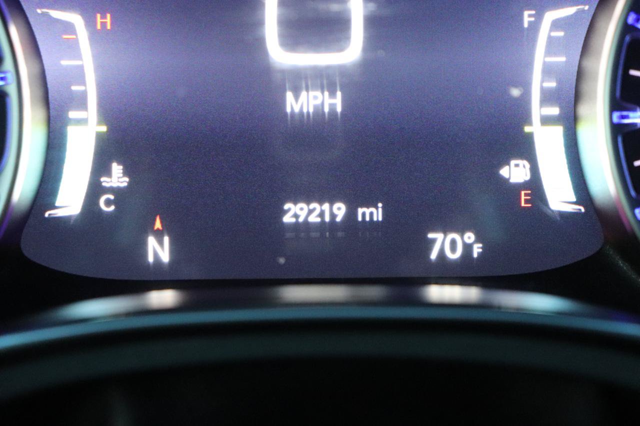 Used 2025 Chrysler Pacifica Limited FWD image 33