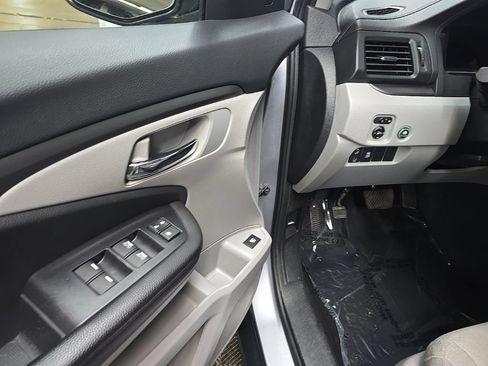 Used 2021 Honda Pilot EX image 27