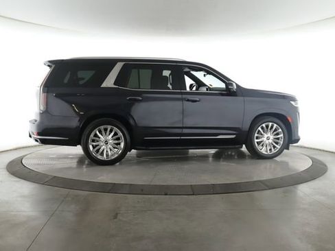 Used 2024 Cadillac Escalade Premium Luxury w/ Performance Package AWD/4WD image 7