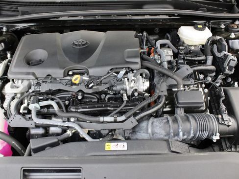 Used 2025 Toyota Camry LE FWD image 29