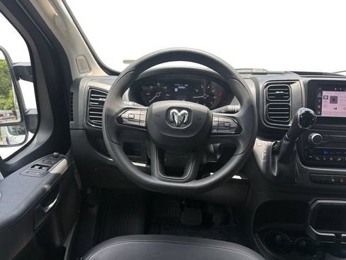 Used 2025 RAM ProMaster 2500 w/ Convenience Group FWD image 12