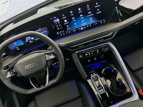 Used 2025 Audi SQ5 Premium Plus w/ Premium Plus Package AWD/4WD image 19