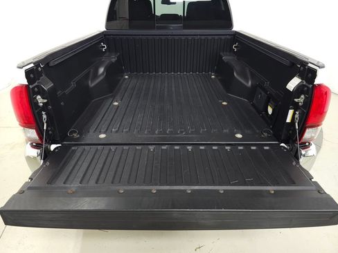 Used 2019 Toyota Tacoma TRD Off-Road AWD/4WD image 7