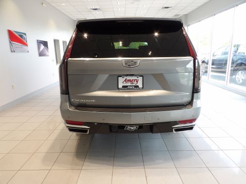 Used 2023 Cadillac Escalade ESV Premium Luxury Platinum w/ LPO, Radiant Package image 5