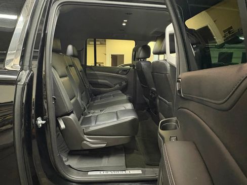 Used 2016 Chevrolet Suburban LT image 21