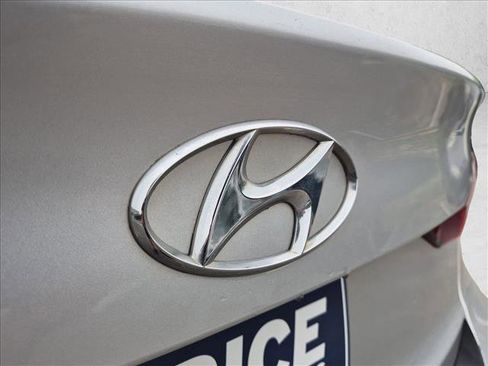 Used 2018 Hyundai Elantra Value Edition FWD image 13