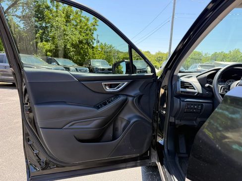 Used 2024 Subaru Forester Premium AWD/4WD image 10