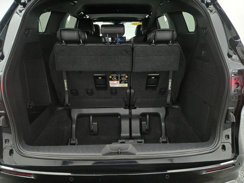 Used 2025 Toyota Sienna Platinum image 19