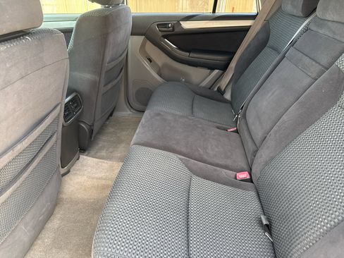 Used 2004 Toyota 4Runner SR5 image 57