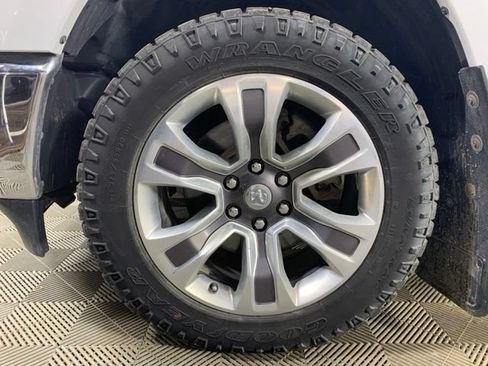 Used 2023 RAM 1500 Big Horn AWD/4WD image 32